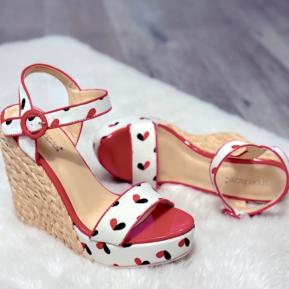 SHOEDZZLE  Espadrille Heart Print Wedges